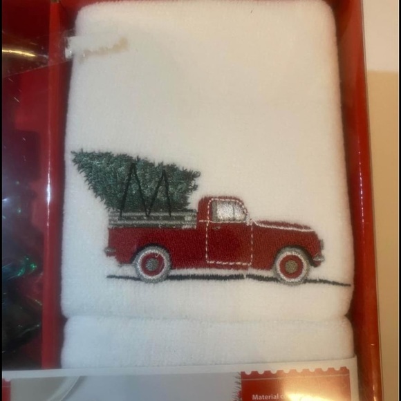 Holiday Hand Towel and Bath Set - Picture 5 of 5